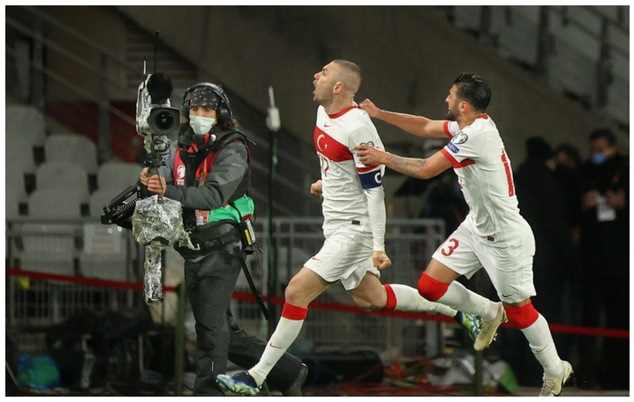 韩国碾压土耳其，德容送出助攻