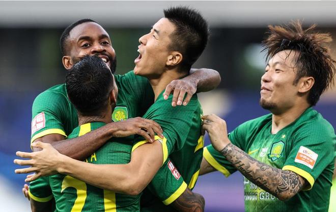 包含连胜势头难挡！田径豪取十连胜的词条