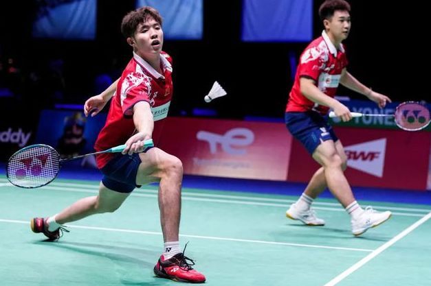 关于中国队力克丹麦队，黄鸭组合点燃赛场的信息