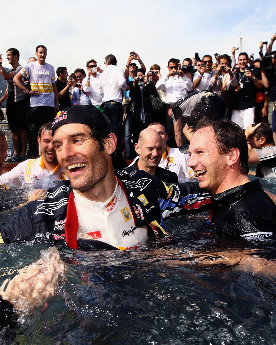 梅赛德斯鏖战索伯车队，勒克莱尔扛起全队