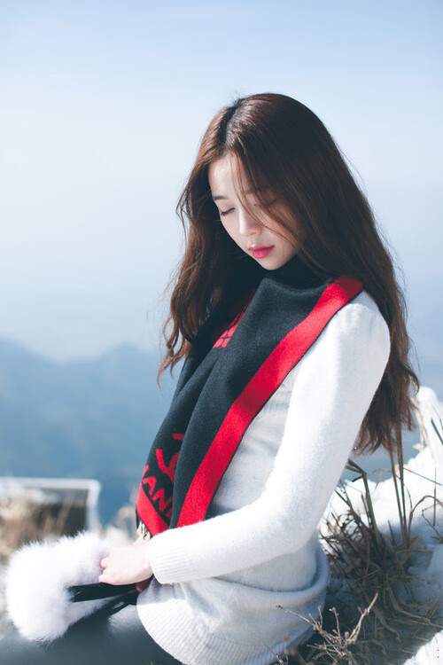 绿茵暗夜·孤星破晓，梅西在巴黎对阵马竞的封神时刻