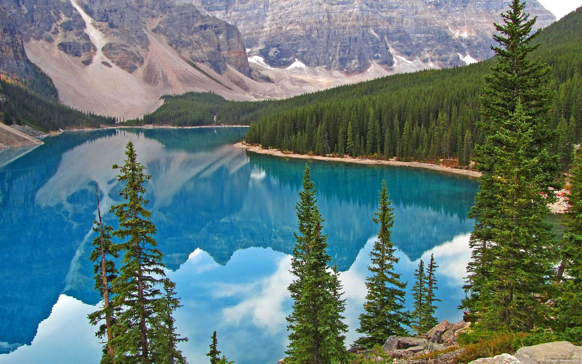 绿茵篮球，双星闪耀，独行侠成德比最大赢家